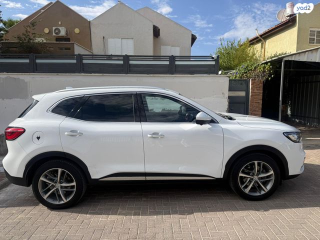 מודעת רכב אם ג'י EHS PHEV