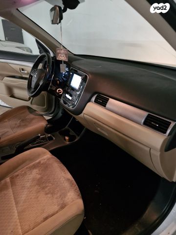 מיצובישי אאוטלנדר