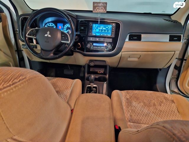 מיצובישי אאוטלנדר