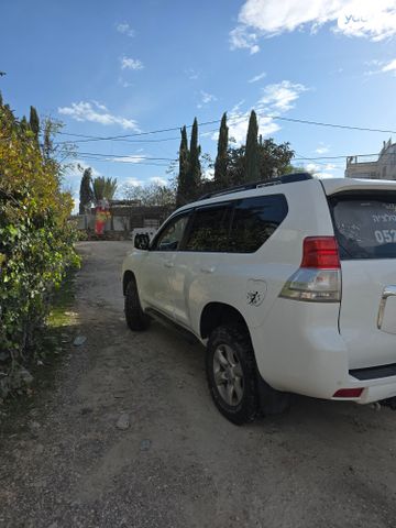 טויוטה לנד קרוזר