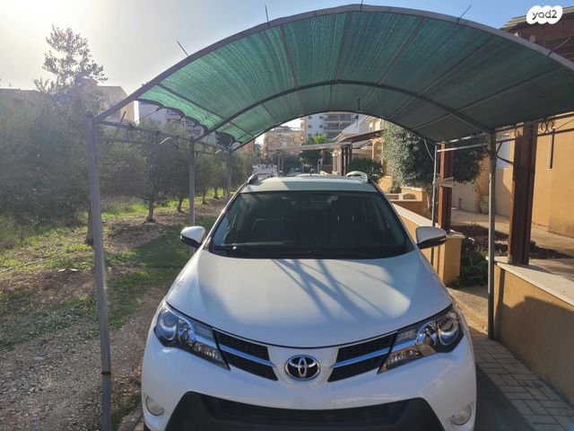 טויוטה RAV4