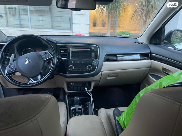 מיצובישי אאוטלנדר