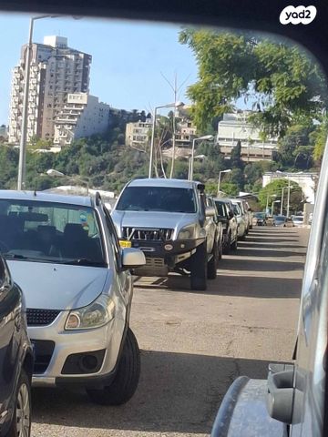 טויוטה לנד קרוזר