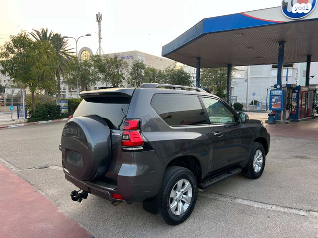 טויוטה לנד קרוזר