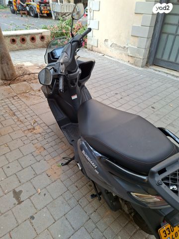 סוזוקי בורגמן 125