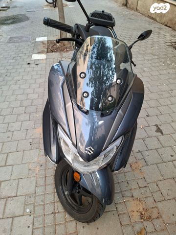 סוזוקי בורגמן 125