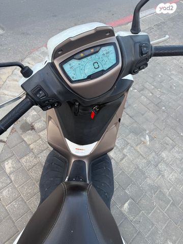 פיאג'ו MEDELY 125