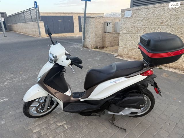 פיאג'ו MEDELY 125