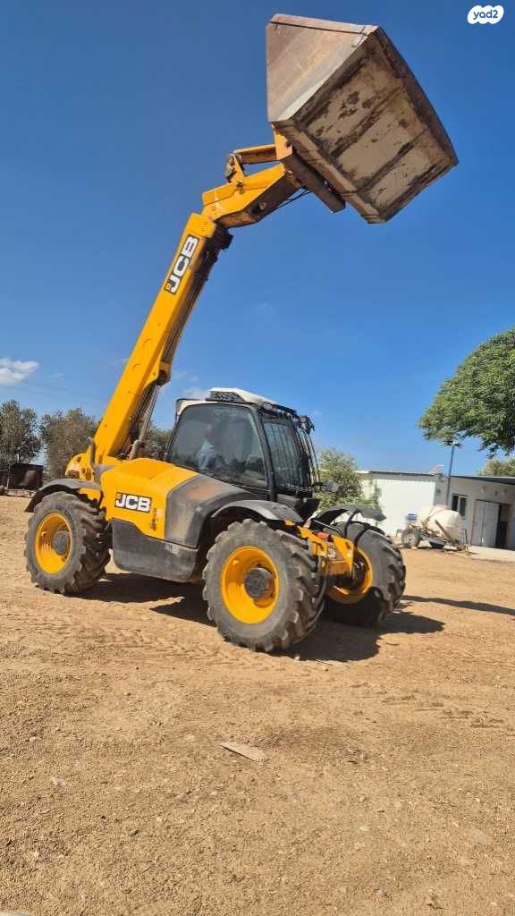 מודעת רכב מעמיס טלסקופי