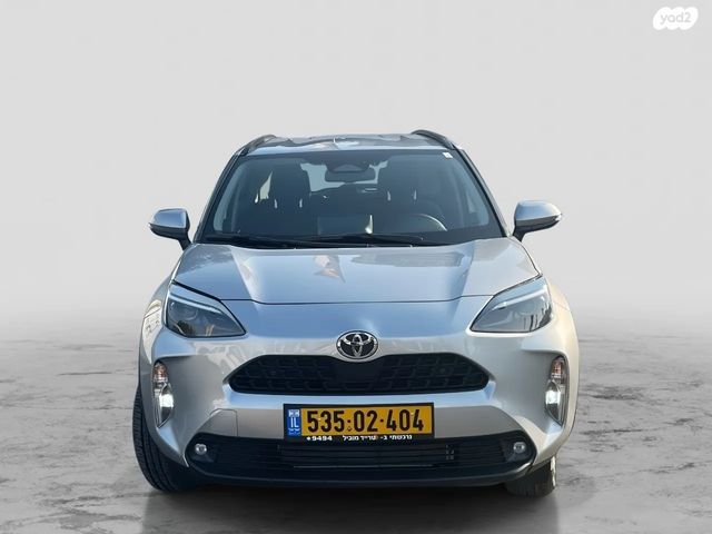 מודעת רכב טויוטה יאריס קרוס