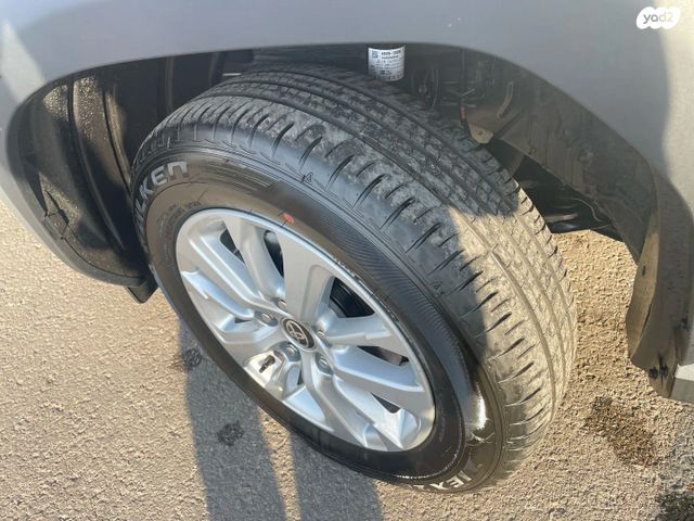 טויוטה יאריס קרוס