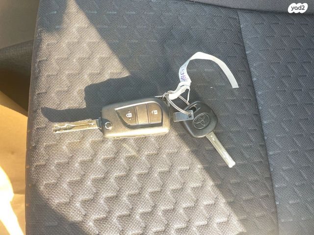 טויוטה יאריס קרוס