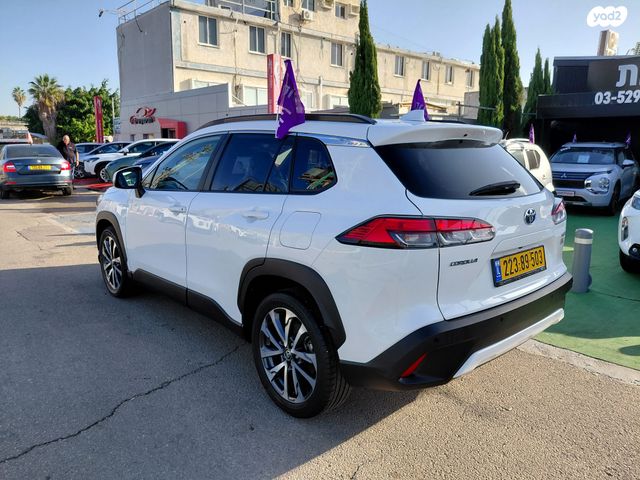 טויוטה קורולה קרוס
