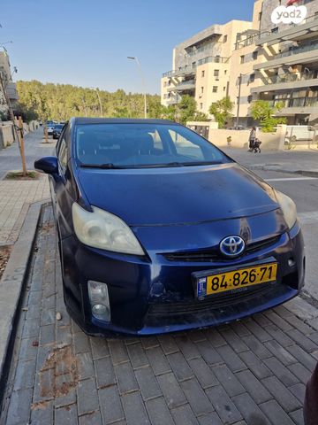 טויוטה פריוס