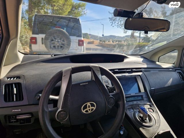 טויוטה פריוס