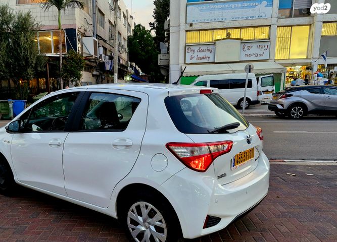 טויוטה יאריס