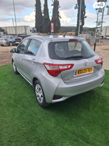 טויוטה יאריס