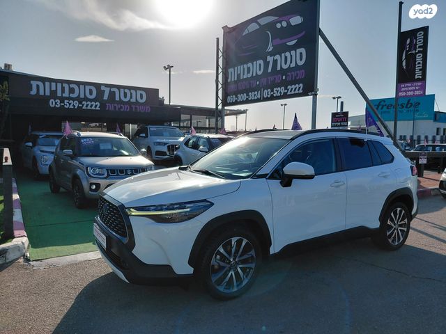 מודעת רכב טויוטה קורולה קרוס 2