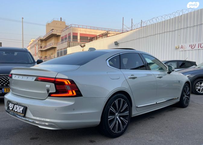 וולוו S90