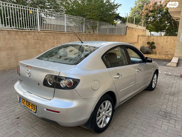 מאזדה 3