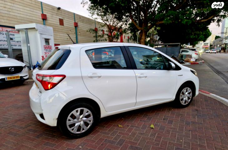 טויוטה יאריס