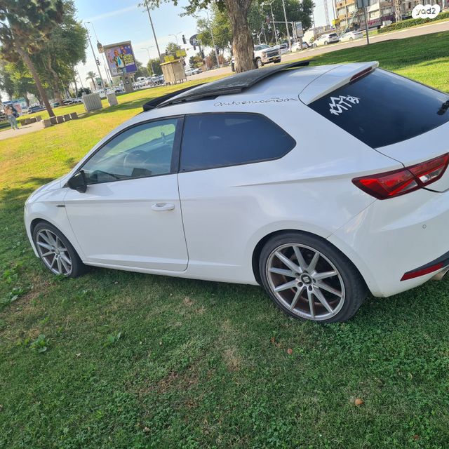 מודעת רכב סיאט לאון