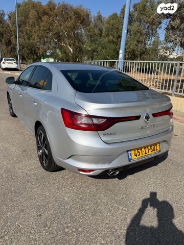 רנו מגאן