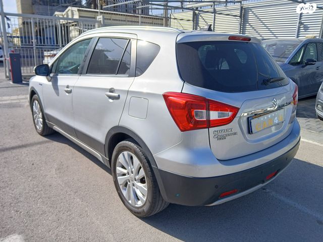 סוזוקי קרוסאובר