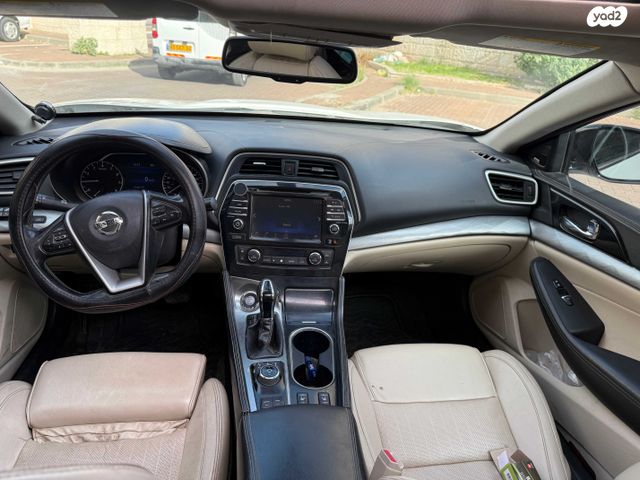 ניסאן מקסימה