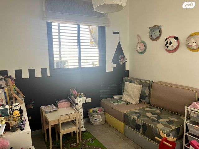 דירה, יואב 18, חרוזים, רמת גן