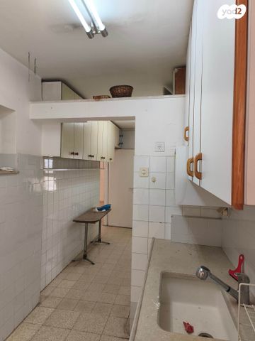 דירה, שדרות כלב בן יפונה 21, קרית ארבע, קרית ארבע