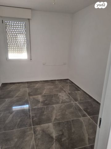 דירה, שדרות הנשיא טרומן 16, קרית חיים מערבית, חיפה