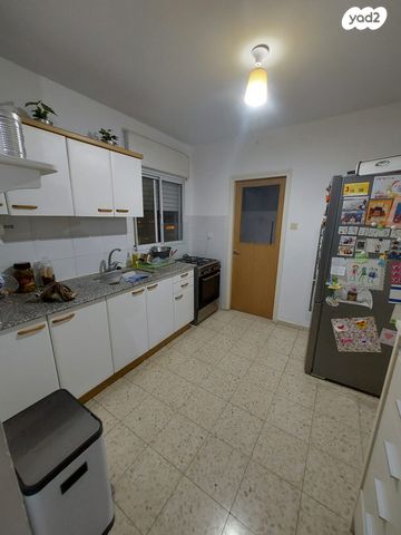 דירה, דרך משה דיין 16, קרית הסביונים, יהוד מונוסון