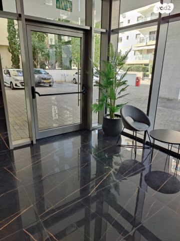 דירה, לבוצקין 12, מרכז העיר, חדרה