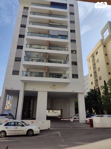 דירה, לבוצקין 12, מרכז העיר, חדרה