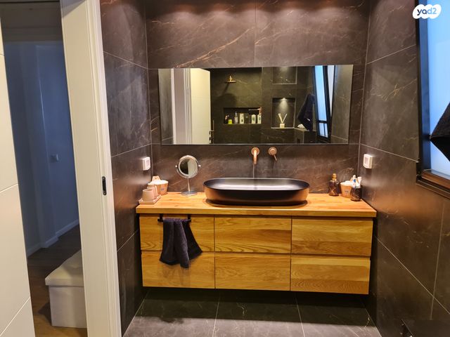 גג/ פנטהאוז, נחל צלמון 7, צור יצחק, צור יצחק