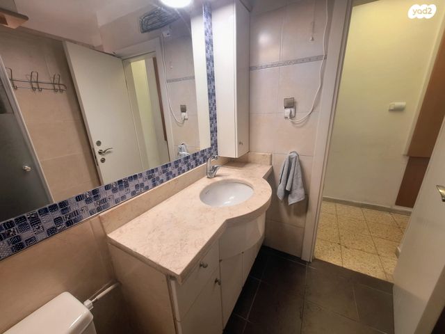 דירה, מרדכי אלקחי 37, ארמון הנציב, תלפיות מזרח, ירושלים