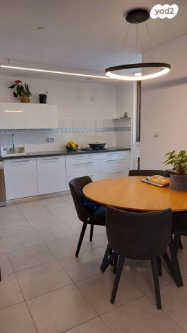 דירה, פנחס לבון 6, שיכון ותיקים, חולון