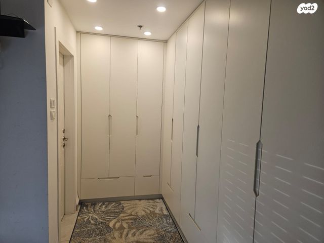 גג/ פנטהאוז, ניצנים 11, מרכז העיר, סביניה, הוותיקה, קרית ביאליק