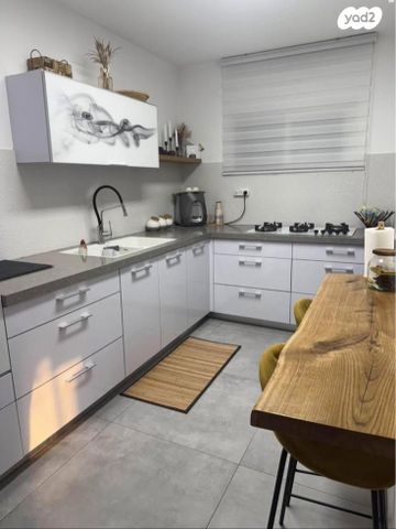 דירה, דוד רזיאל 16, קרית אריה / שיינפלד, בית שמש