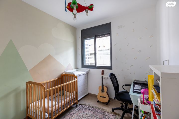 דירה, יהודית 5, חרוזים, רמת גן