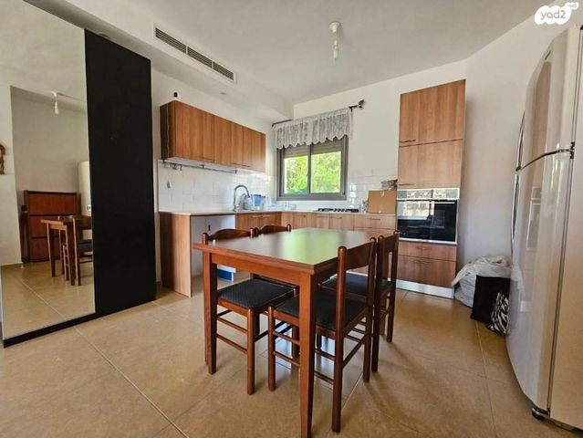 דירה, דוכיפת 25, הציפורים, מודיעין מכבים רעות