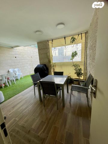 דירה, גולן 12, גבעת אלונים, יקנעם עילית