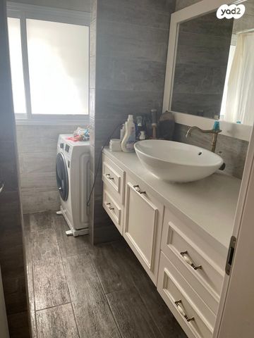 דירה, קרן היסוד 28, רובע ד', אשדוד