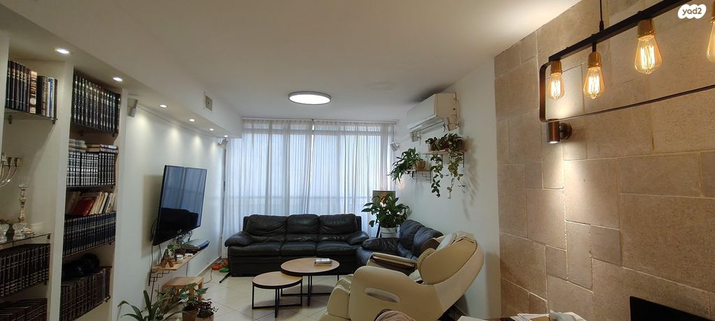 דירה, שדרות כצנלסון 30, מרכז העיר, קרית אתא