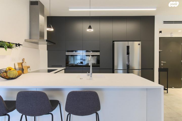 דירה, יואב 18, חרוזים, רמת גן