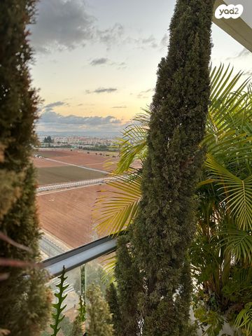 גג/ פנטהאוז, אסירי ציון 21, מגדיאל, הוד השרון