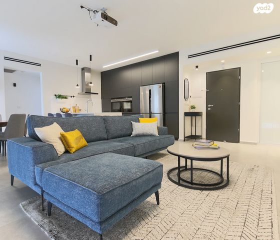 דירה, יואב 18, חרוזים, רמת גן