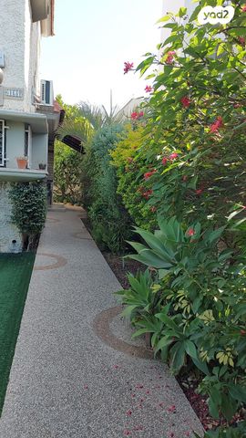 בית פרטי/ קוטג', ורד 1, מרכז העיר, סביניה, הוותיקה, קרית ביאליק