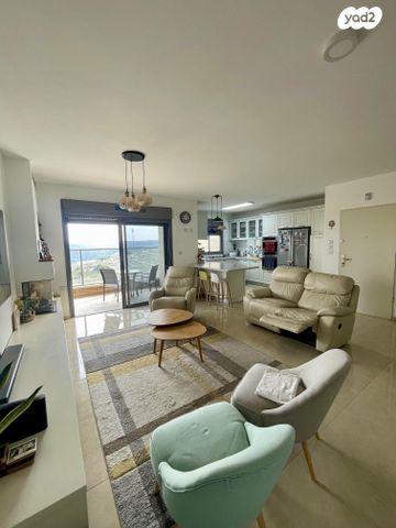 דירה, גולן 12, גבעת אלונים, יקנעם עילית